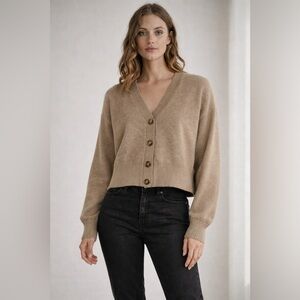 Women’s Medium Beige Cropped Button Front Cardigan Long Sleeve V-Neck Sweater